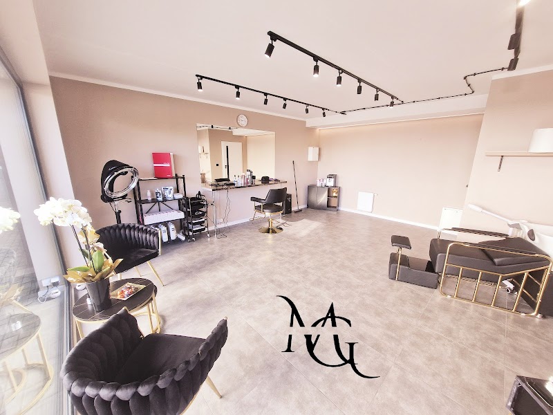 Mia Glam Studio
