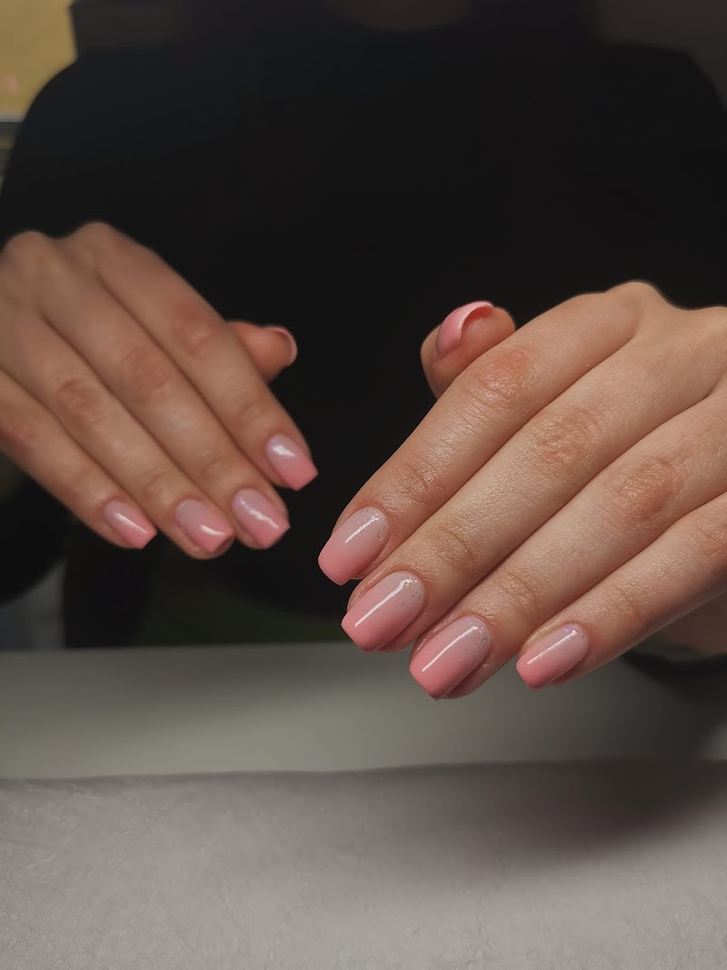 
                            Nails Design